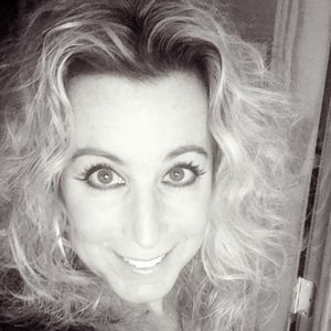 Meet your Posher, Joelle